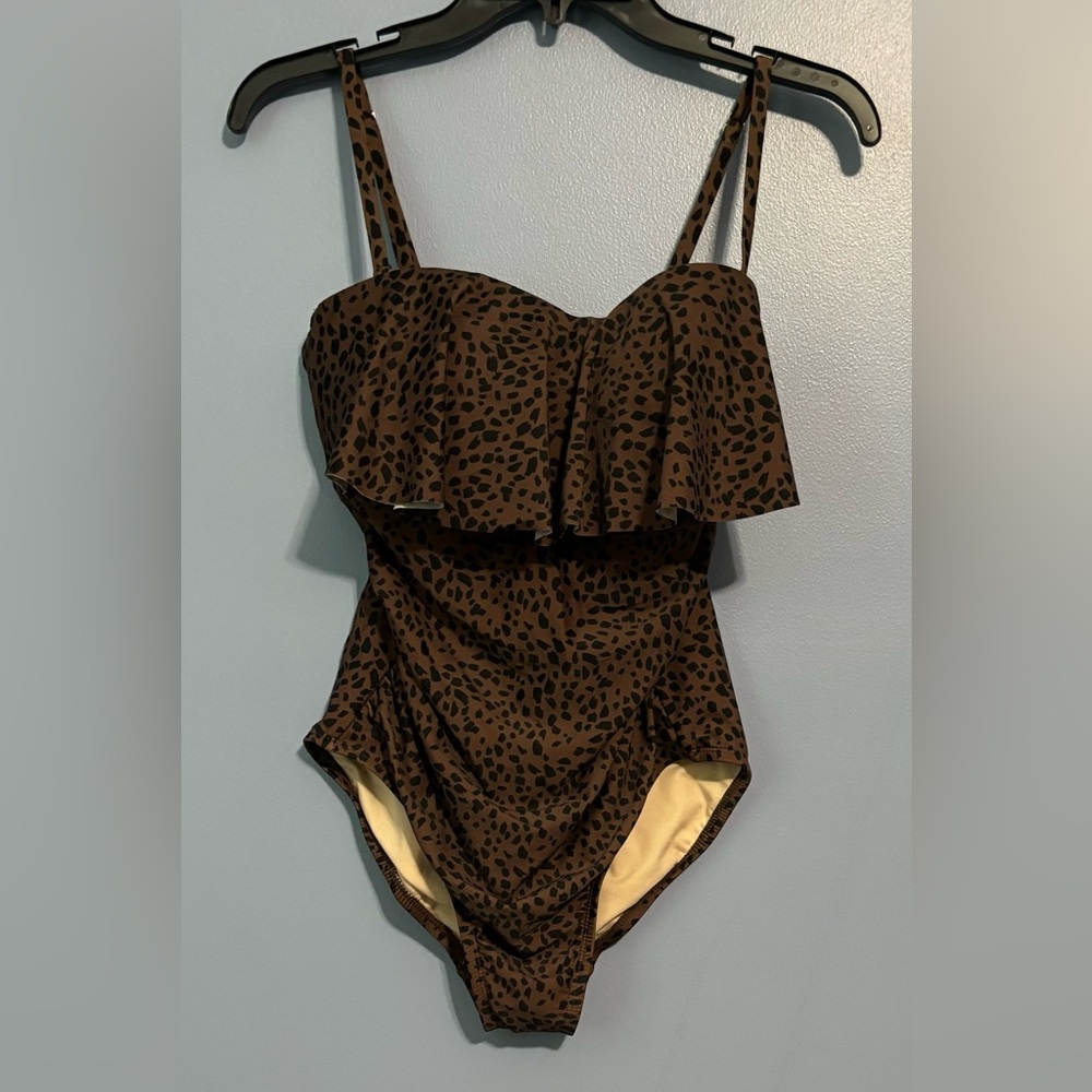 Kona Sol Women’s Bathing-suit Medium Animal Print Tummy Concealer Excellent Cond